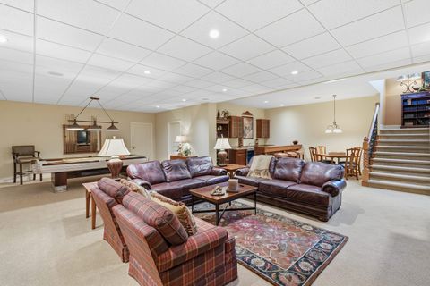 Tiny photo for 26 Chippiannock Place, Rock Island, IL 61201 (MLS # 100000676)