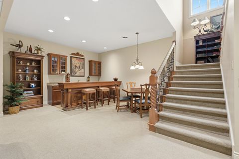 Tiny photo for 26 Chippiannock Place, Rock Island, IL 61201 (MLS # 100000676)