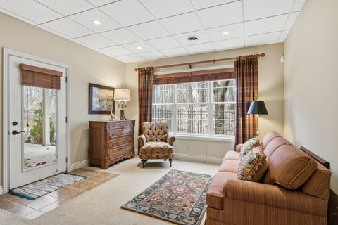 Tiny photo for 26 Chippiannock Place, Rock Island, IL 61201 (MLS # 100000676)