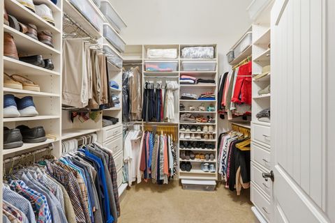 Tiny photo for 26 Chippiannock Place, Rock Island, IL 61201 (MLS # 100000676)