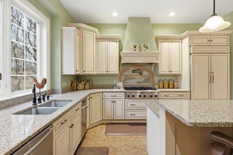 Tiny photo for 26 Chippiannock Place, Rock Island, IL 61201 (MLS # 100000676)