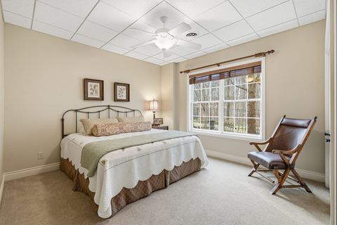 Tiny photo for 26 Chippiannock Place, Rock Island, IL 61201 (MLS # 100000676)