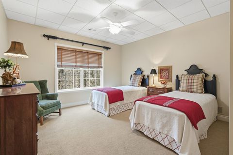 Tiny photo for 26 Chippiannock Place, Rock Island, IL 61201 (MLS # 100000676)