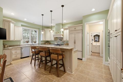 Tiny photo for 26 Chippiannock Place, Rock Island, IL 61201 (MLS # 100000676)