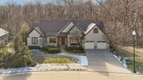 Tiny photo for 26 Chippiannock Place, Rock Island, IL 61201 (MLS # 100000676)