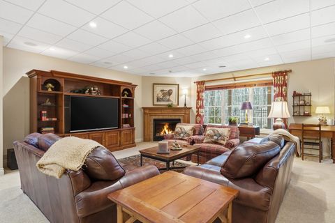 Tiny photo for 26 Chippiannock Place, Rock Island, IL 61201 (MLS # 100000676)