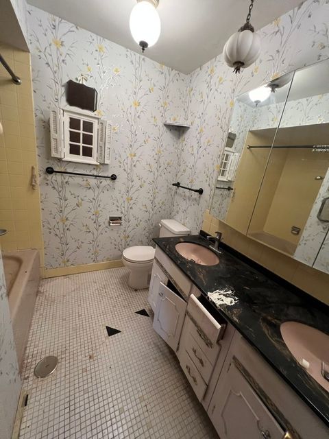 Tiny photo for 8210 Elmwood Avenue #403, Skokie, IL 60077 (MLS # 12604786)