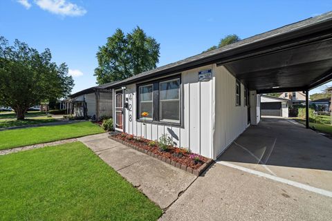 Tiny photo for 428 Paxton Avenue, Calumet City, IL 60409 (MLS # 12499917)