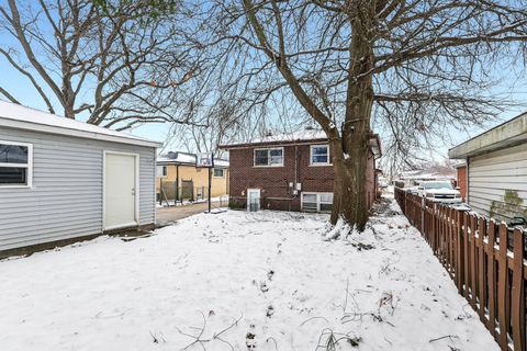 Tiny photo for 14832 Clifton Park Avenue, Midlothian, IL 60445 (MLS # 12613991)