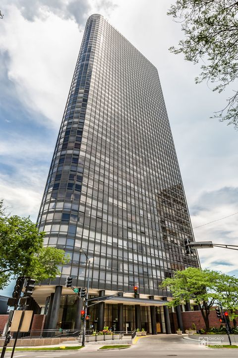 Photo of 5415 N Sheridan Road #3402, Chicago, IL 60640 (MLS # 12407082)