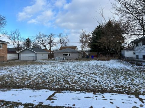 Tiny photo for 4223 Elm Avenue, Lyons, IL 60534 (MLS # 12551720)