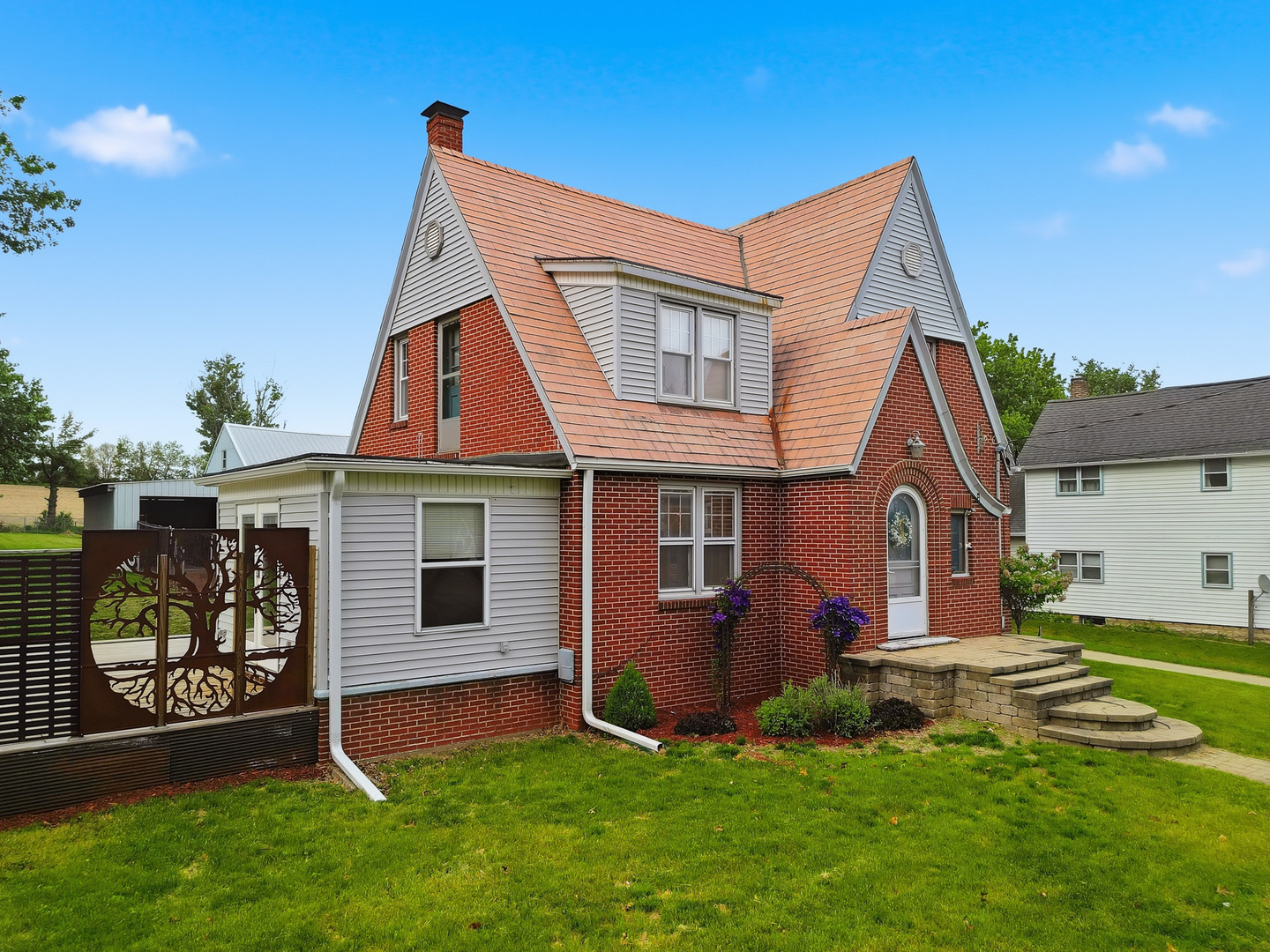 1301 Long Street