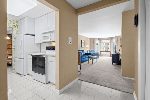 Tiny photo for 400 Ascot Drive #2L, Park Ridge, IL 60068 (MLS # 12625141)
