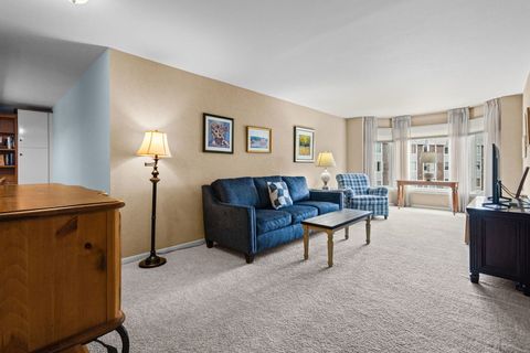 Tiny photo for 400 Ascot Drive #2L, Park Ridge, IL 60068 (MLS # 12625141)