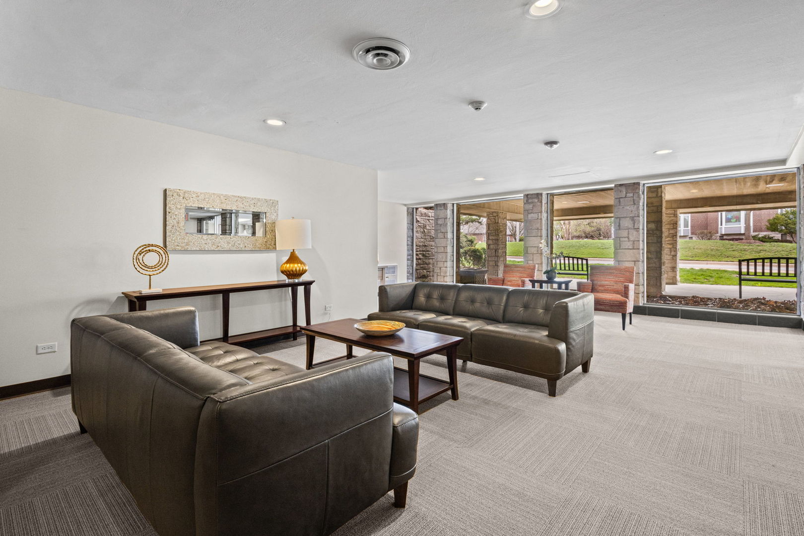 400 Ascot Drive 2L