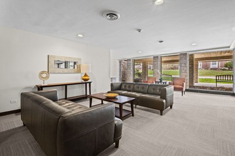 Tiny photo for 400 Ascot Drive #2L, Park Ridge, IL 60068 (MLS # 12625141)