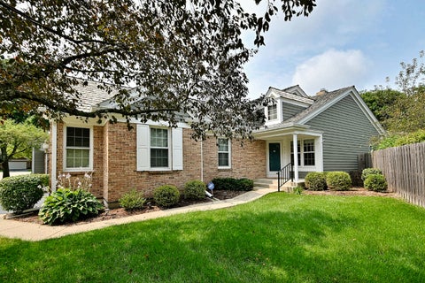 Tiny photo for 452 Park Barrington Drive, Barrington, IL 60010 (MLS # 12797490)