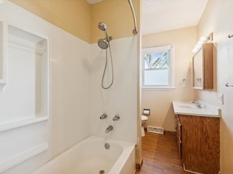 Tiny photo for 1724 W 69th St Street, Davenport, IA 52806 (MLS # 100000319)