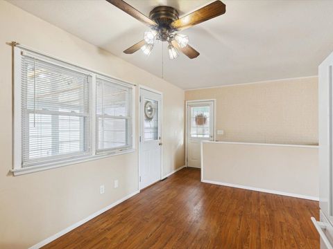 Tiny photo for 1724 W 69th St Street, Davenport, IA 52806 (MLS # 100000319)