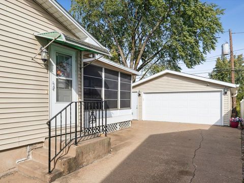 Tiny photo for 1724 W 69th St Street, Davenport, IA 52806 (MLS # 100000319)