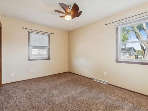 Tiny photo for 1724 W 69th St Street, Davenport, IA 52806 (MLS # 100000319)