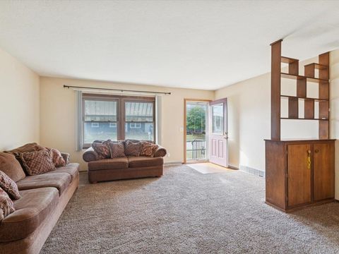 Tiny photo for 1724 W 69th St Street, Davenport, IA 52806 (MLS # 100000319)