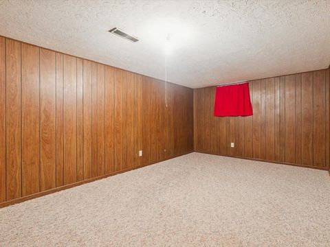 Tiny photo for 1724 W 69th St Street, Davenport, IA 52806 (MLS # 100000319)