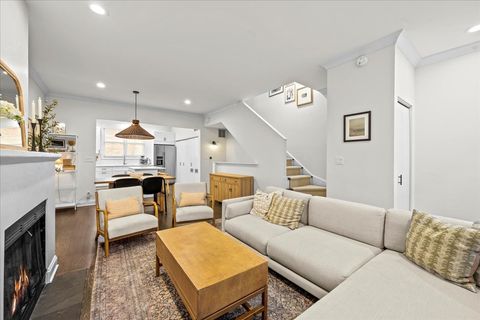 Tiny photo for 1960 N Seminary Avenue #B, Chicago, IL 60614 (MLS # 12554417)