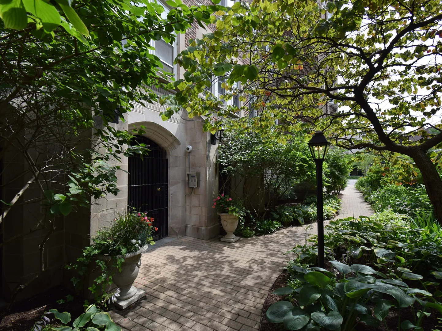 6342 N Sheridan Road 5B