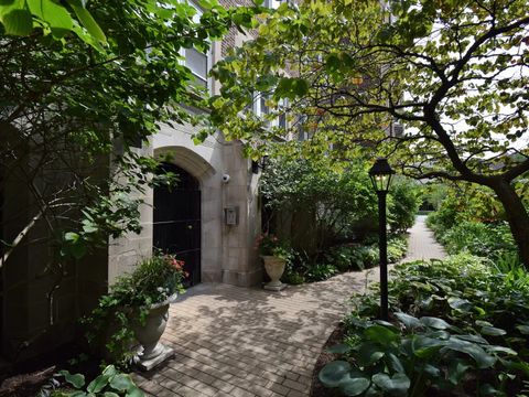 Tiny photo for 6342 N Sheridan Road #5B, Chicago, IL 60660 (MLS # 12491420)