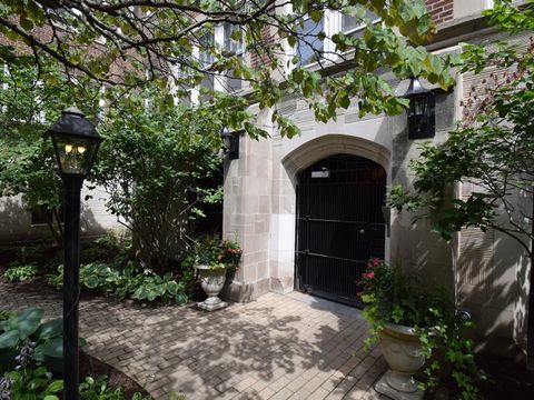 Tiny photo for 6342 N Sheridan Road #5B, Chicago, IL 60660 (MLS # 12491420)