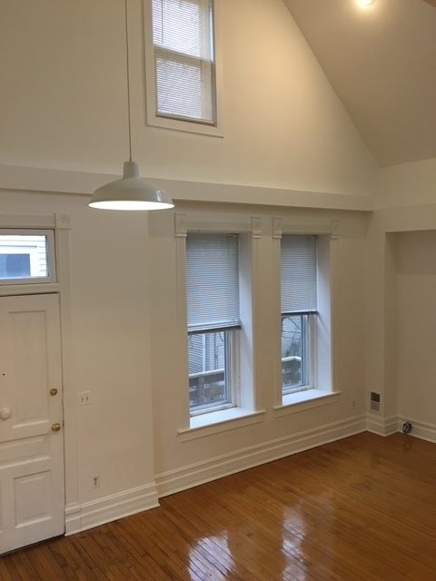 3018 N Racine Avenue 2R