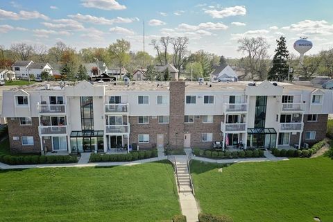 Tiny photo for 211 E Liberty Street #4, Wauconda, IL 60084 (MLS # 12648859)
