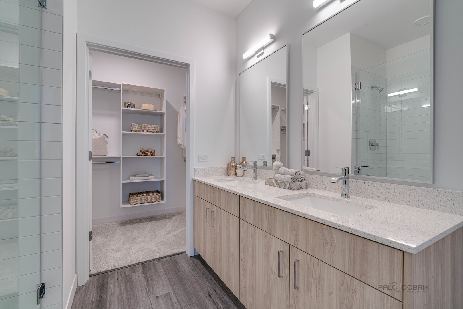 Vernon Hills, Illinois 60061, United States, 2 Bedrooms Bedrooms, ,2 BathroomsBathrooms,Residential,Active,239232