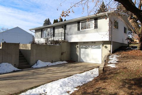 Tiny photo for 1720 E Lawn Drive, Savanna, IL 61074 (MLS # 100000047)