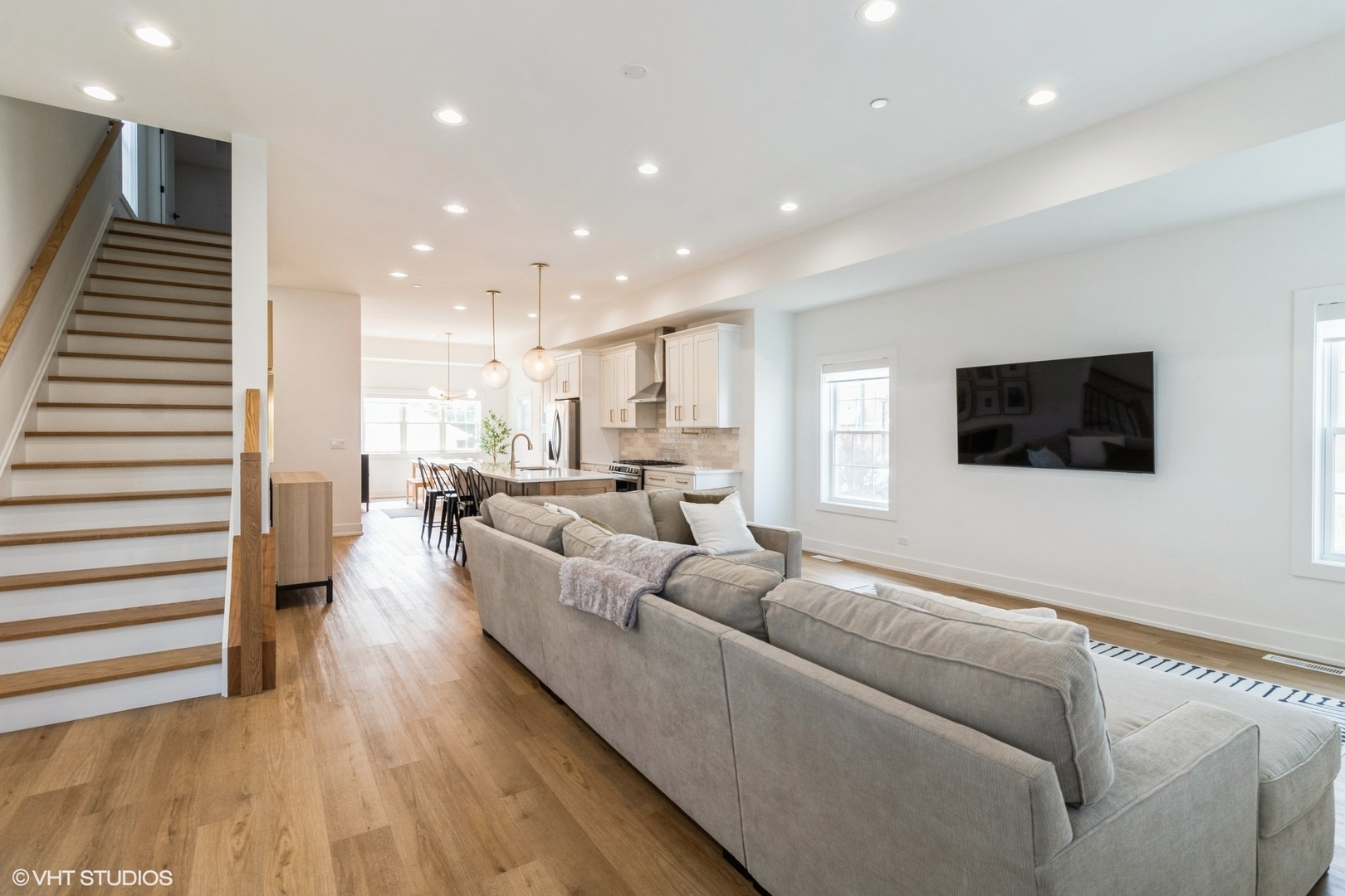 1 N Beverly Lane