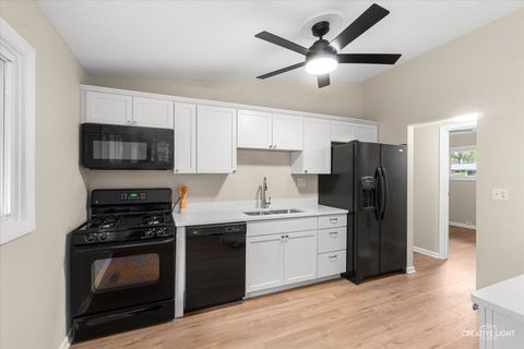 Tiny photo for 781 N Elmwood Drive, Aurora, IL 60506 (MLS # 12501622)