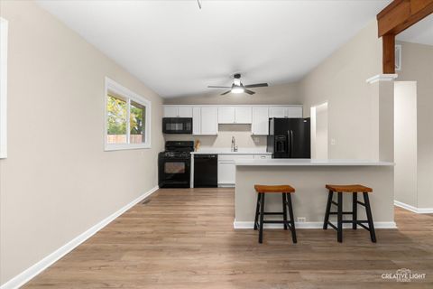 Tiny photo for 781 N Elmwood Drive, Aurora, IL 60506 (MLS # 12501622)