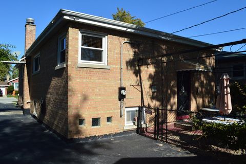 A home in Evergreen Park