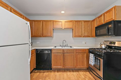 Tiny photo for 480 WESTWOOD Court #C, Crystal Lake, IL 60014 (MLS # 12513282)