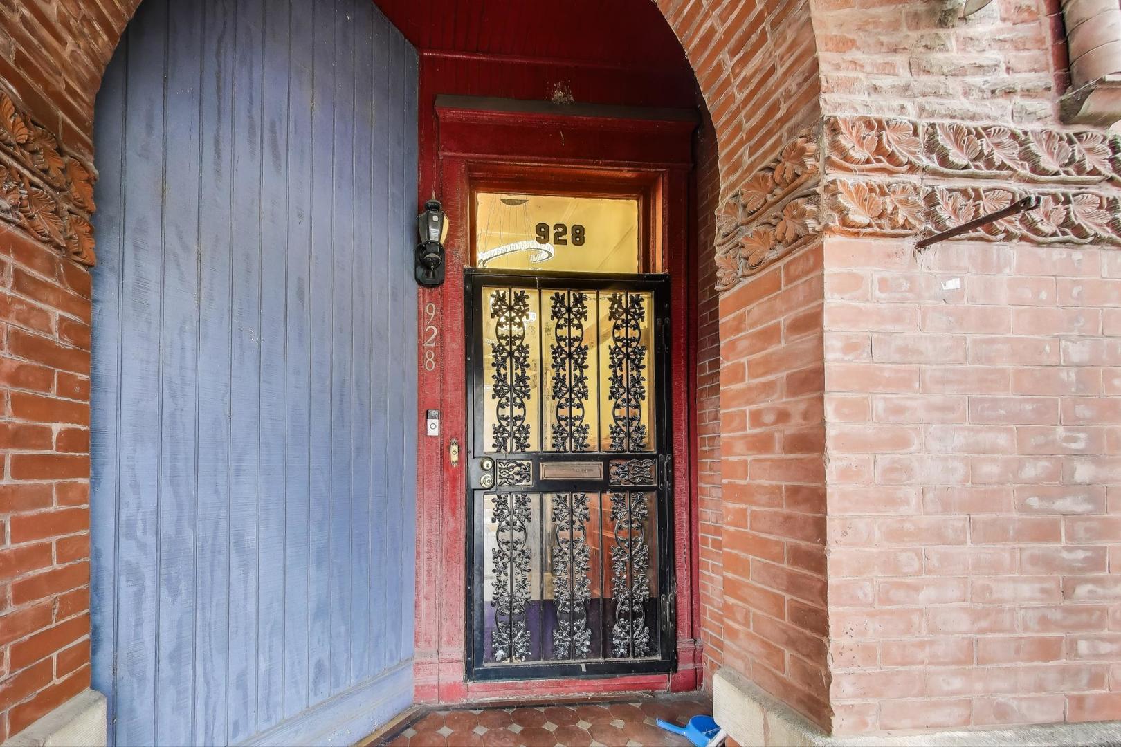 928 E 46th Street