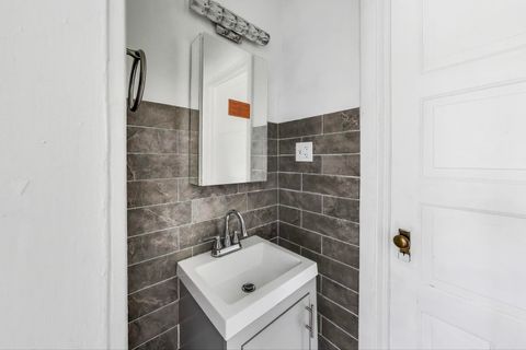 Tiny photo for 928 E 46th Street, Chicago, IL 60653 (MLS # 12455840)