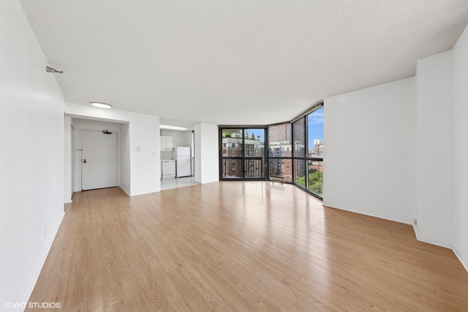 33 W Delaware Place 10K