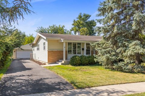 Tiny photo for 490 N Chatham Avenue, Villa Park, IL 60181 (MLS # 12472979)