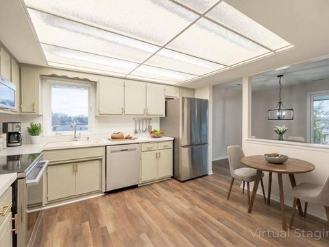 Tiny photo for 9120 S Pulaski Road #2W, Oak Lawn, IL 60453 (MLS # 12586430)