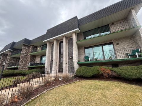 Tiny photo for 9120 S Pulaski Road #2W, Oak Lawn, IL 60453 (MLS # 12586430)
