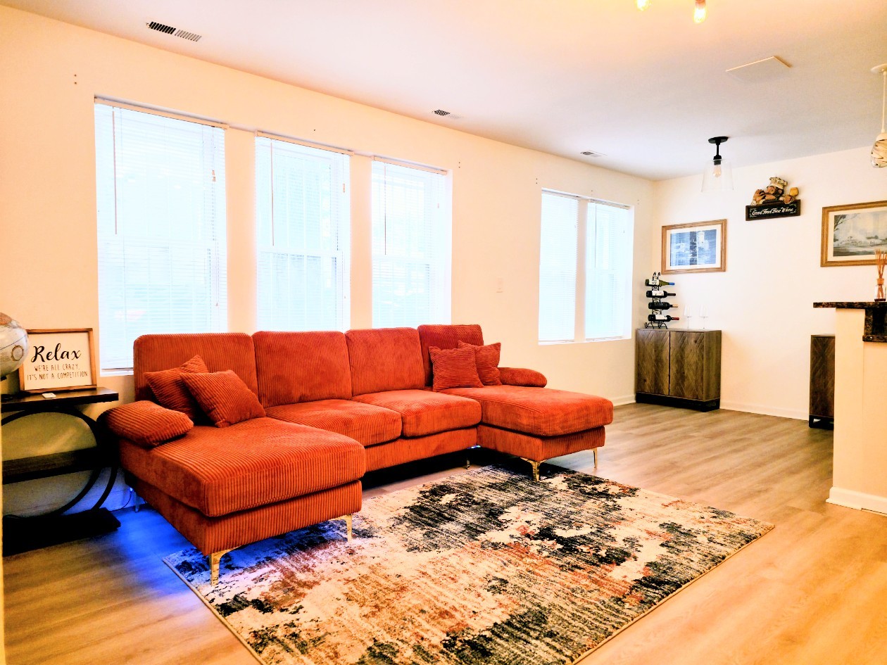 4427 N Lawndale Avenue G