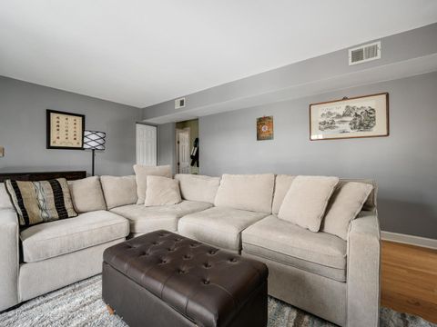 Tiny photo for 2067 W Farwell Avenue #3S, Chicago, IL 60645 (MLS # 12583416)