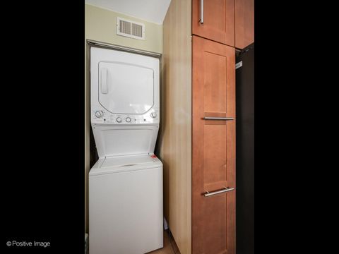 Tiny photo for 2067 W Farwell Avenue #3S, Chicago, IL 60645 (MLS # 12583416)