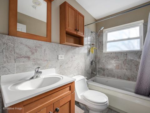 Tiny photo for 2067 W Farwell Avenue #3S, Chicago, IL 60645 (MLS # 12583416)